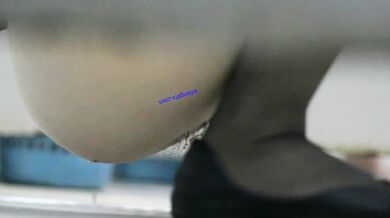 售楼部女厕全景偷拍多位黑丝美女职员的肥美大鲍鱼